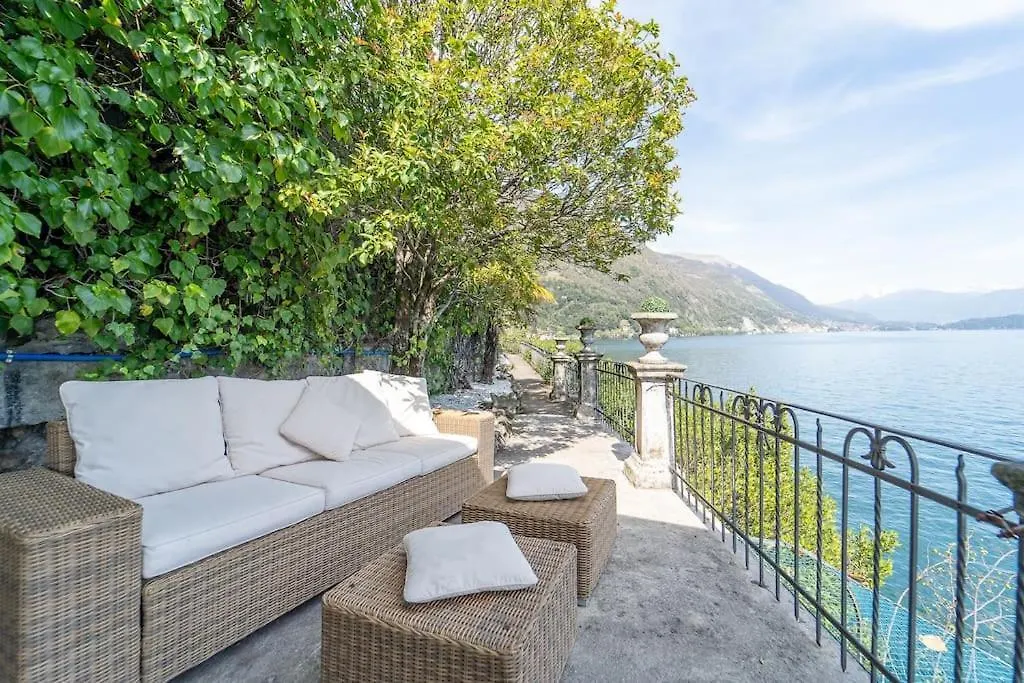 Storica Villa Sul Lago Di Como Con Darsena Privata Argegno 0*,  Italie