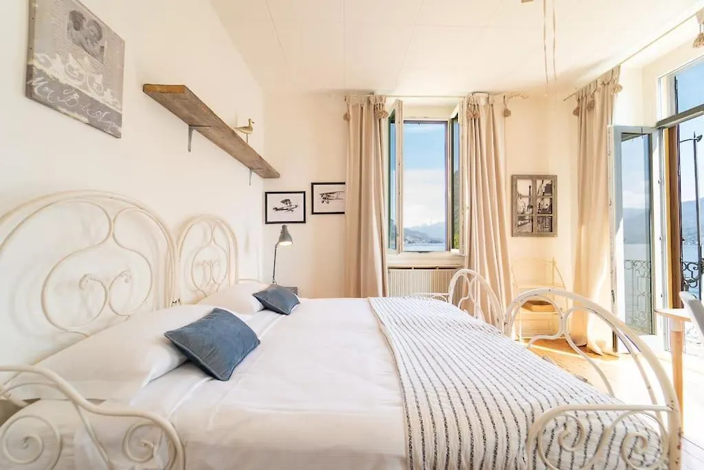 Storica Villa Sul Lago Di Como Con Darsena Privata Ардженьо