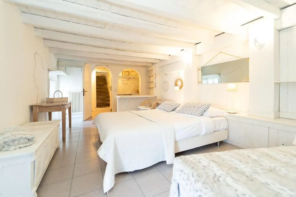 Storica Villa Sul Lago Di Como Con Darsena Privata Argegno 0*,