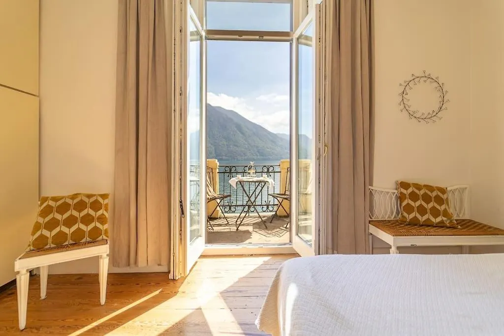 Storica Villa Sul Lago Di Como Con Darsena Privata Argegno Italy