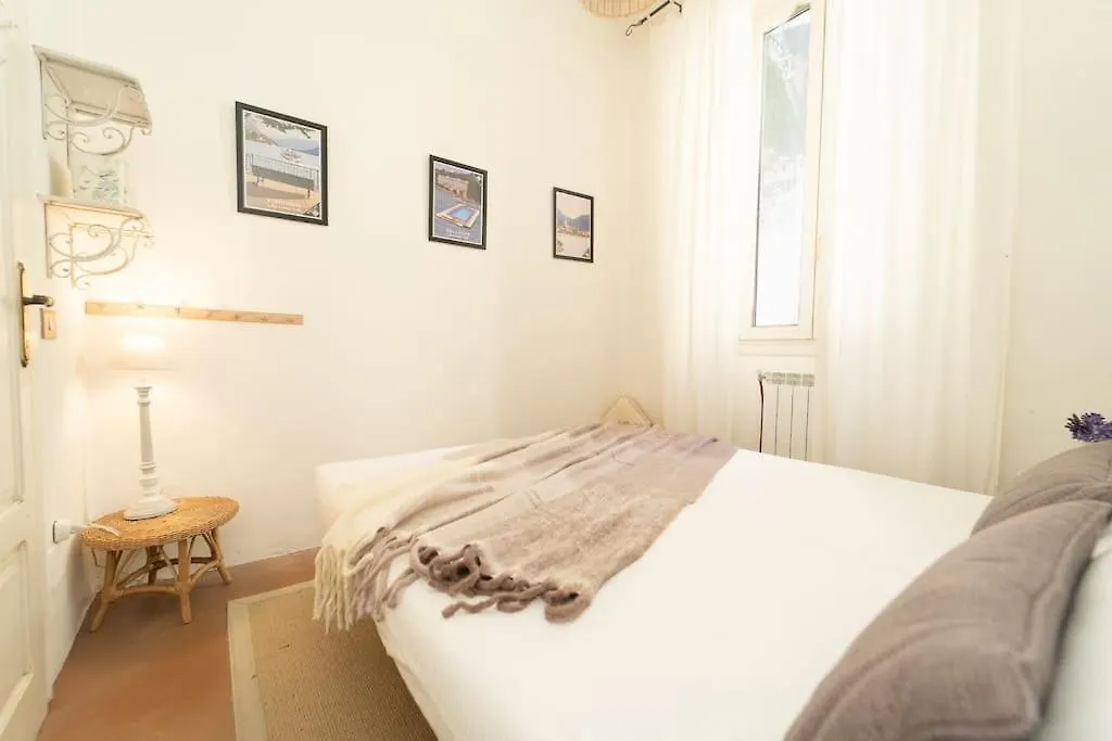 Storica Villa Sul Lago Di Como Con Darsena Privata Argegno 0*,  Italy