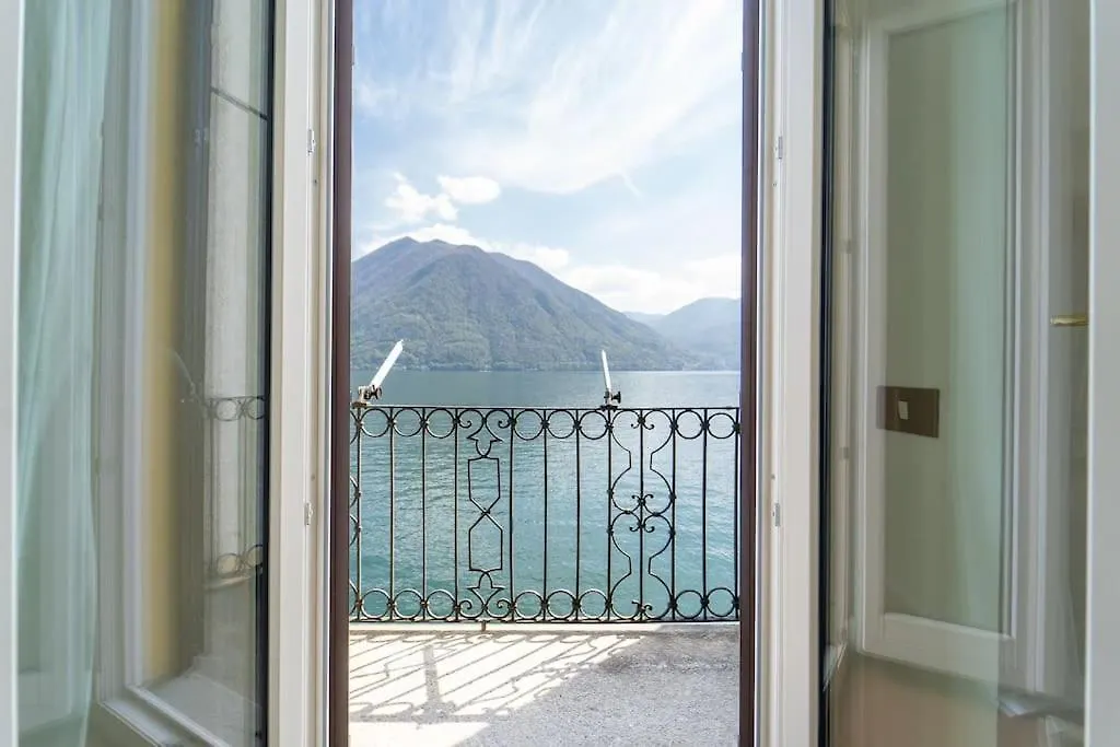 Storica Villa Sul Lago Di Como Con Darsena Privata Argegno Italy