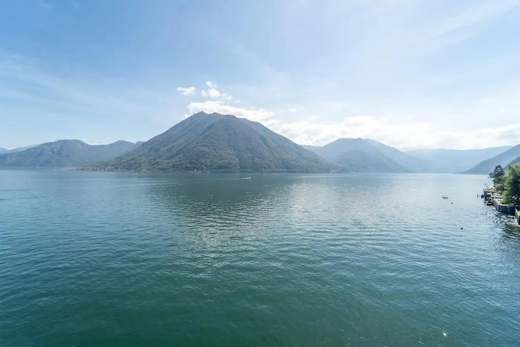 Storica Villa Sul Lago Di Como Con Darsena Privata 阿尔杰尼奥 0*,  意大利