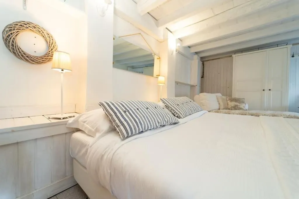 Storica Villa Sul Lago Di Como Con Darsena Privata 阿尔杰尼奥 公寓